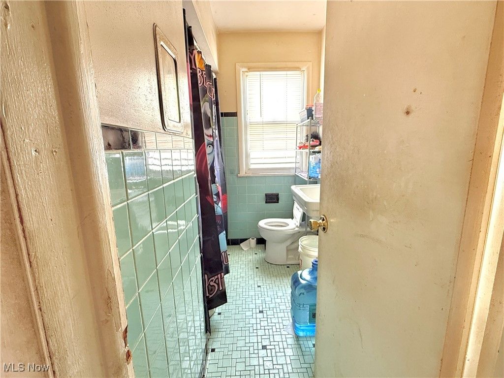 Photo of 3370 W 128th Street, Cleveland, OH 44111 (MLS # 5184311)