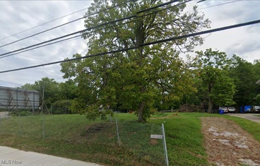 This .275 acre lot is located between 71 and 480 providing easy highway access. Please do not walk the property without a scheduled showing.