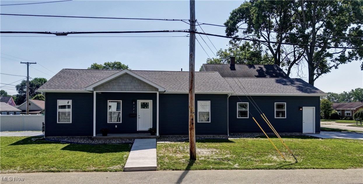 Looking for a brand new home in Dover? Look no further! This new build is minutes to downtown Dover. Offering 2 bedrooms on main level and one in the basement. Also 2 bathrooms on the main floor and one in the basement. A spacious open-concept layout, perfect for hosting and entertainment. With a partially finished full basement. Oversized garage - 26x24'
