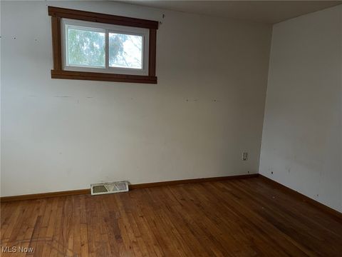 Tiny photo for 632 Edmond Avenue, Streetsboro, OH 44241 (MLS # 5179354)
