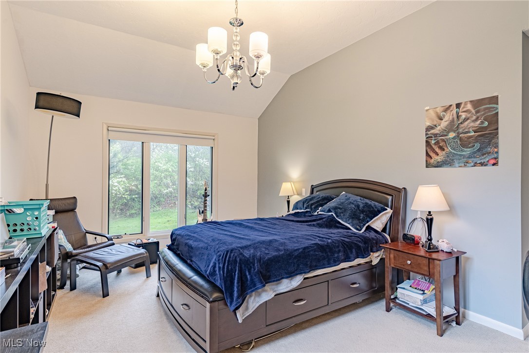 5560 Hummingbird Circle, Solon, Ohio image 14