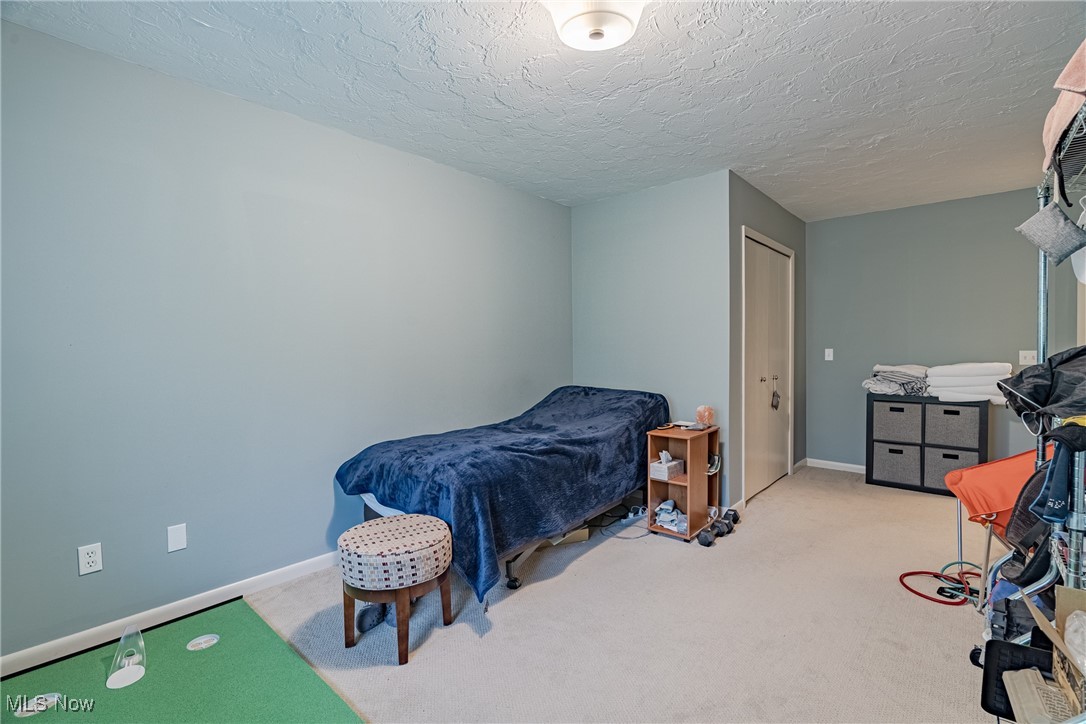 5560 Hummingbird Circle, Solon, Ohio image 17