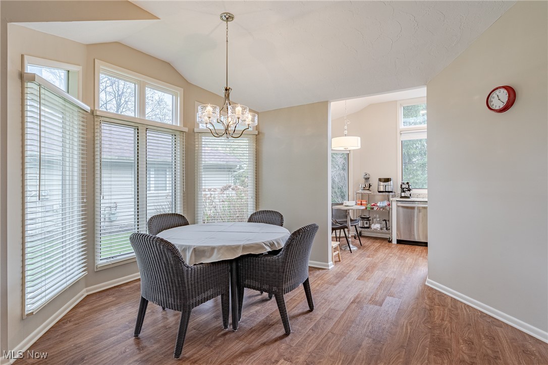5560 Hummingbird Circle, Solon, Ohio image 7