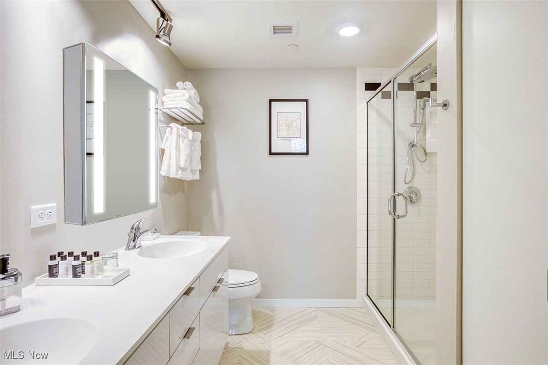 Cleveland, Ohio 44114, United States, 3 Bedrooms Bedrooms, ,2 BathroomsBathrooms,Residential,Active,43054