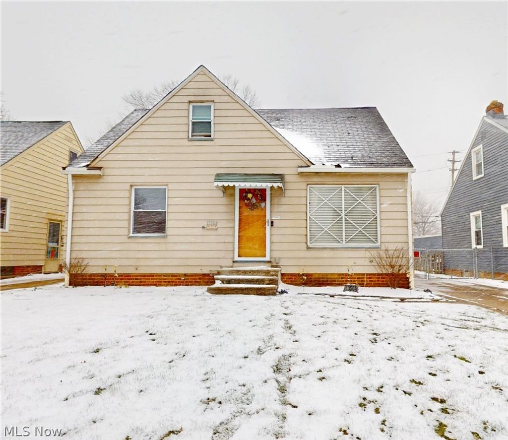Photo of 13504 Maple Leaf Drive, Garfield Heights, OH 44125 (MLS # 5192991)