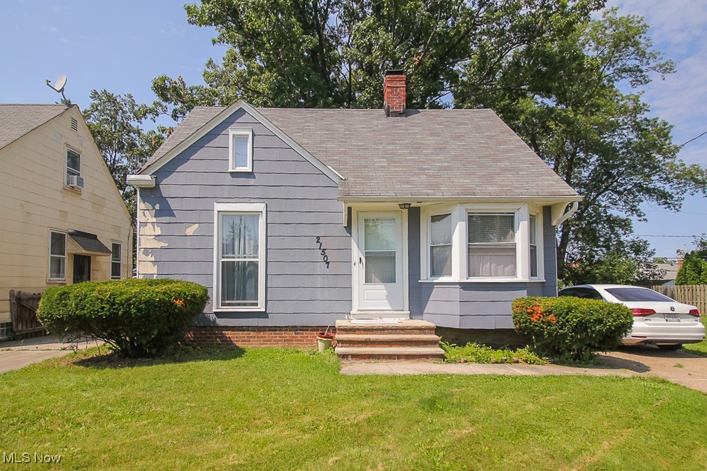 21507 Hillgrove Avenue, Maple Heights, Ohio image 1