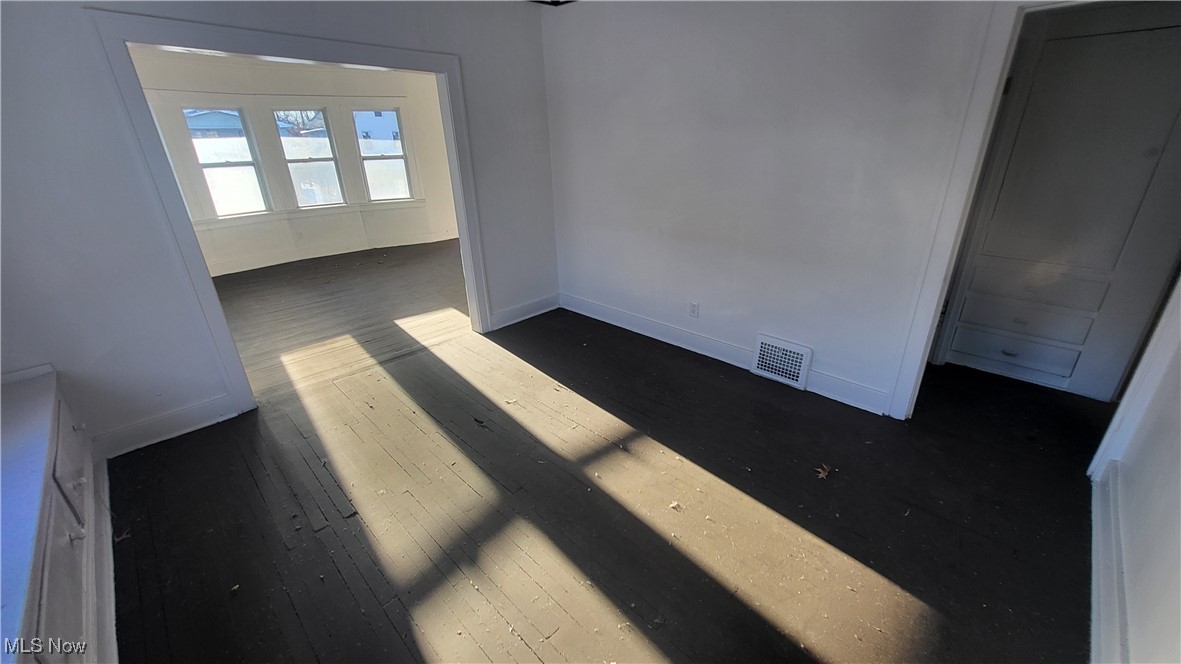 Cleveland, Ohio 44112, United States, 2 Bedrooms Bedrooms, ,1 BathroomBathrooms,Residential,Active,9575