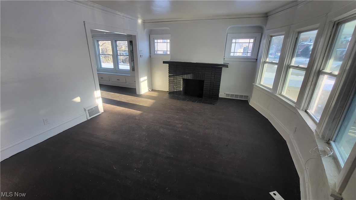 Cleveland, Ohio 44112, United States, 2 Bedrooms Bedrooms, ,1 BathroomBathrooms,Residential,Active,9575