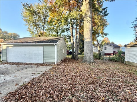 Tiny photo for 2856 Merriweather Street NW, Warren, OH 44485 (MLS # 5254940)