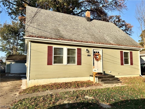 Photo of 2856 Merriweather Street NW, Warren, OH 44485 (MLS # 5254940)