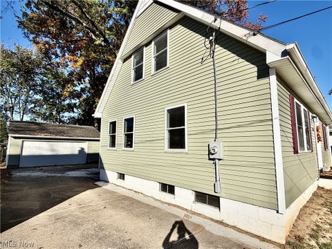 Tiny photo for 2856 Merriweather Street NW, Warren, OH 44485 (MLS # 5254940)