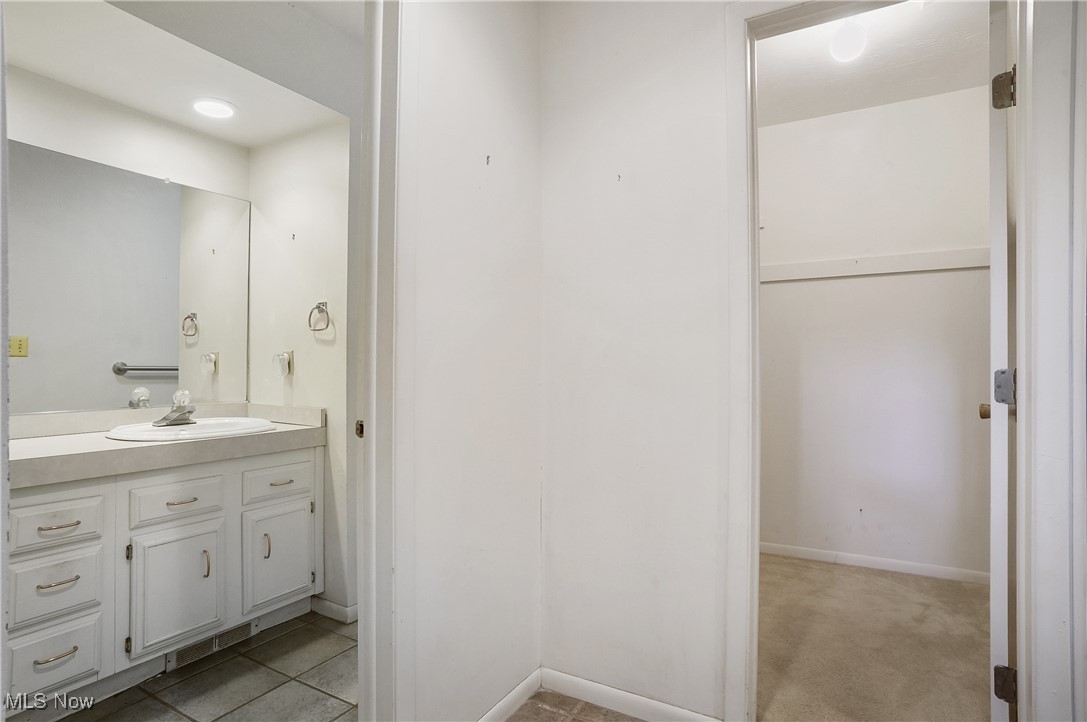 441 Knollwood Drive #13, Aurora, Ohio image 35