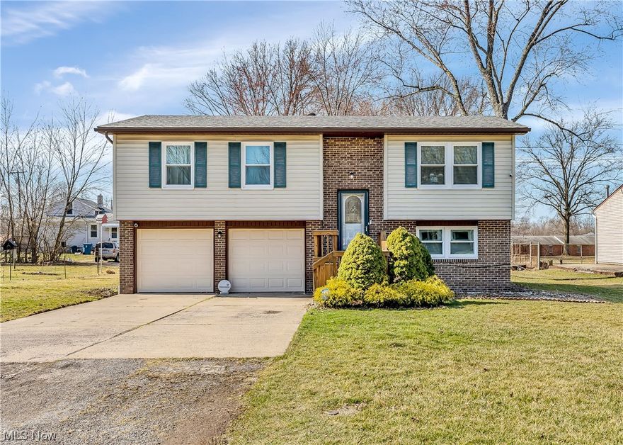 Live your dream in this beautiful 3 Bedroom 2 Bath home! Featuring a split level design and updated amenities including a newer roof, windows, electrical box, furnace, carpet, and finished basement with walkout. This home is conveniently located close to all the amenities you need! Don't wait - make this your new home today.