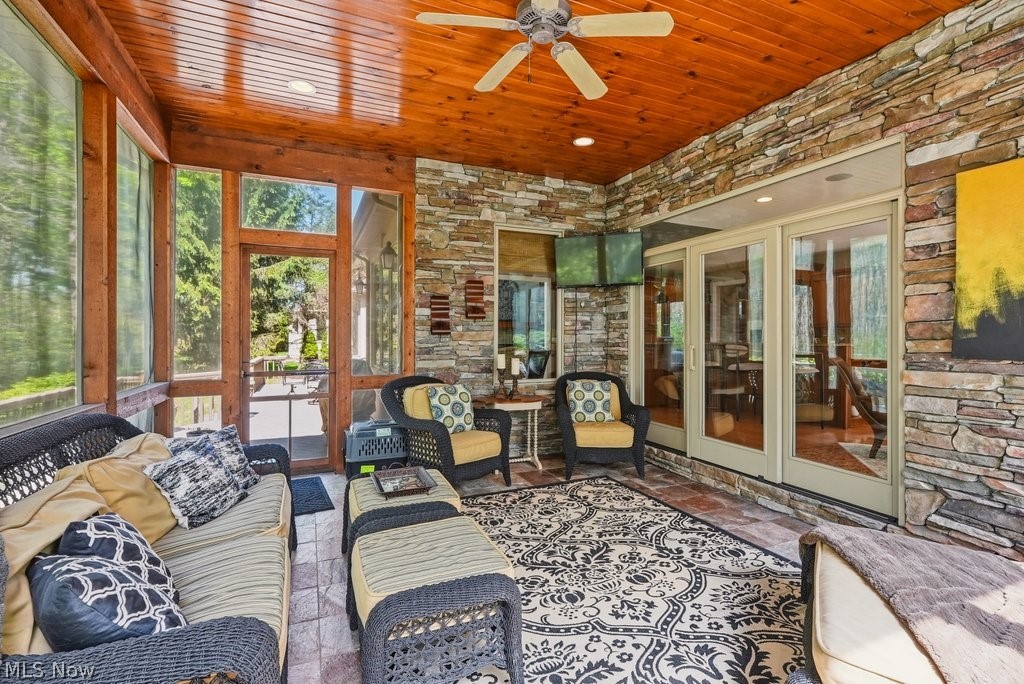 Signature 2 - Residential