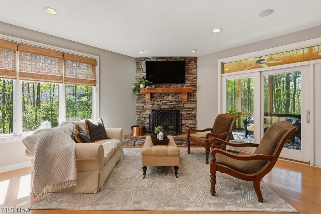 Signature 2 - Residential