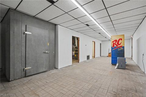 Tiny photo for 910 Erie Street S, Massillon, OH 44646 (MLS # 5202734)