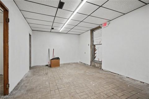 Tiny photo for 910 Erie Street S, Massillon, OH 44646 (MLS # 5202734)