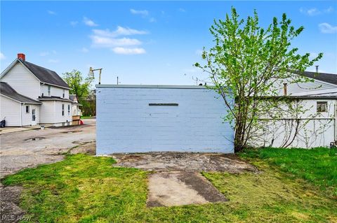 Tiny photo for 910 Erie Street S, Massillon, OH 44646 (MLS # 5202734)