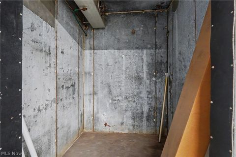 Tiny photo for 910 Erie Street S, Massillon, OH 44646 (MLS # 5202734)