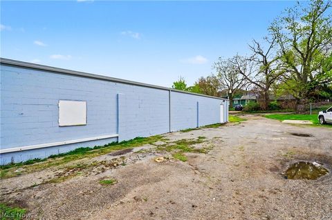 Tiny photo for 910 Erie Street S, Massillon, OH 44646 (MLS # 5202734)