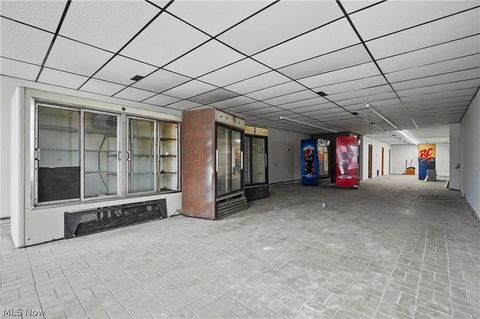 Tiny photo for 910 Erie Street S, Massillon, OH 44646 (MLS # 5202734)