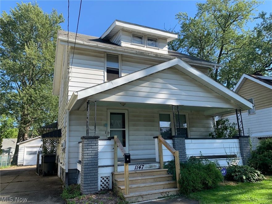Affordable 3 bedroom, 1 bath home offering a spacious living room, formal dining room, full basement, large deck and detached garage. Good location near schools, hospitals, shopping and downtown.