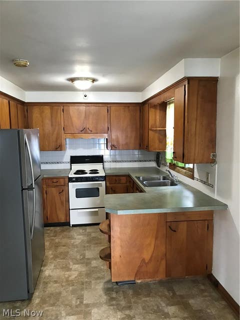 Tiny photo for 1017 Milford Street NE, Canton, OH 44714 (MLS # 5239416)
