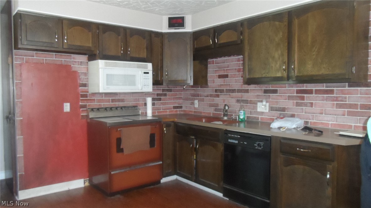 Park View Manor - Residential