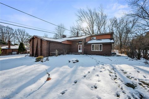 2715 W Pleasant Valley Road Parma OH 44134