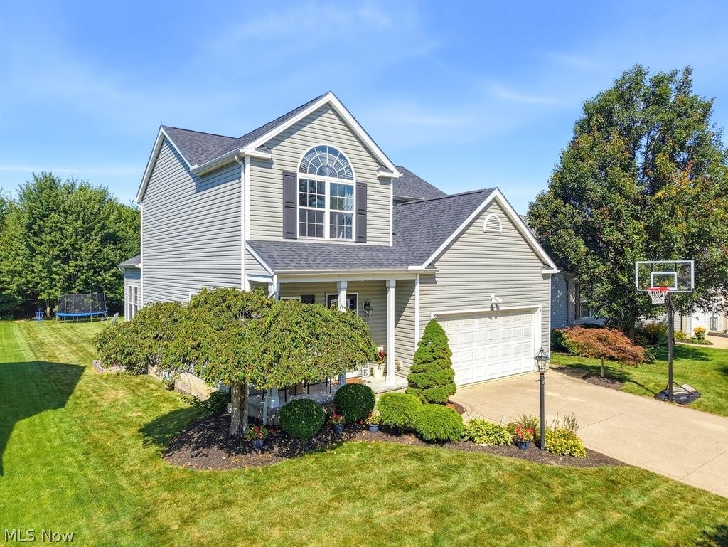882 Queens Gate Way