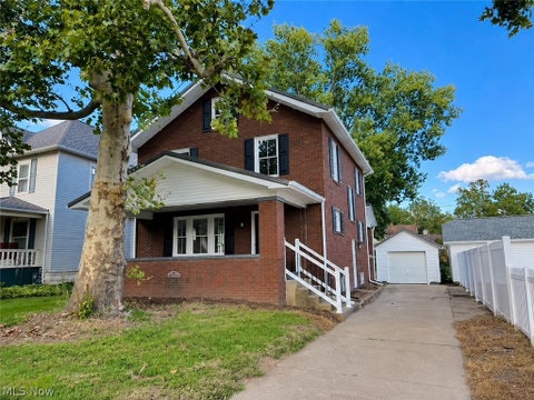 Photo of 909 N Walnut Street, Dover, OH 44622 (MLS # 5240643)