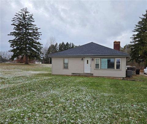 Homes For Sale - 2227 Perry Drive<br/> Stark County, Canton, OH 44706