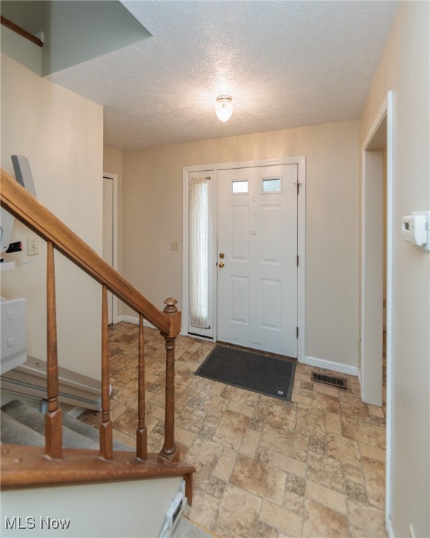 14542 Cross Creek Lane, North Royalton, Ohio image 3