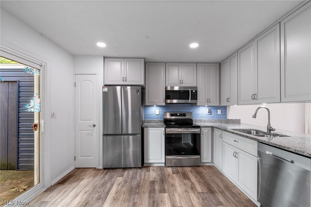 6169 Hickory Trail