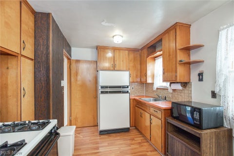 Tiny photo for 4093 E 175th Street, Cleveland, OH 44128 (MLS # 5253090)