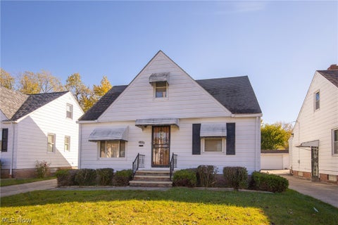 Tiny photo for 4093 E 175th Street, Cleveland, OH 44128 (MLS # 5253090)