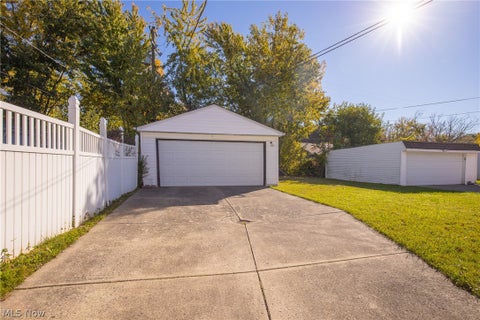 Tiny photo for 4093 E 175th Street, Cleveland, OH 44128 (MLS # 5253090)