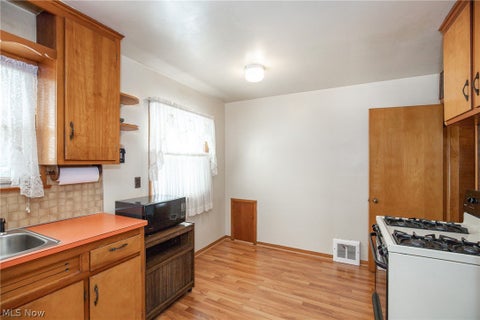 Tiny photo for 4093 E 175th Street, Cleveland, OH 44128 (MLS # 5253090)