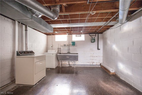 Tiny photo for 4093 E 175th Street, Cleveland, OH 44128 (MLS # 5253090)