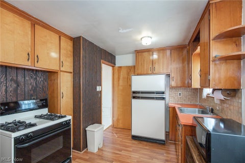 Tiny photo for 4093 E 175th Street, Cleveland, OH 44128 (MLS # 5253090)