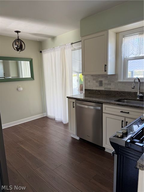 Tiny photo for 30401 Mildred Drive, Willowick, OH 44095 (MLS # 5190294)