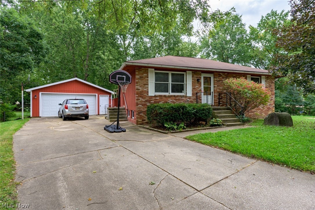 3744 Pelham Lane