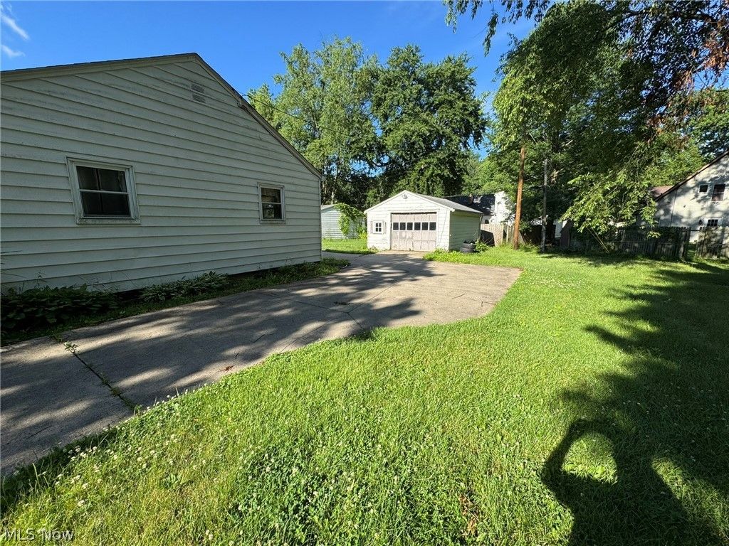 Photo of 766 Valdes Avenue, Akron, OH 44320 (MLS # 5220381)
