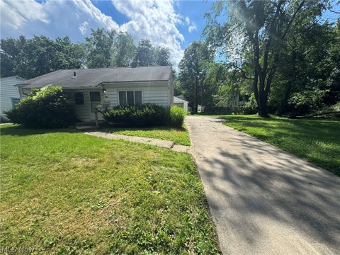 Homes For Sale - 766 Valdes Avenue<br/> Akron, OH 44320