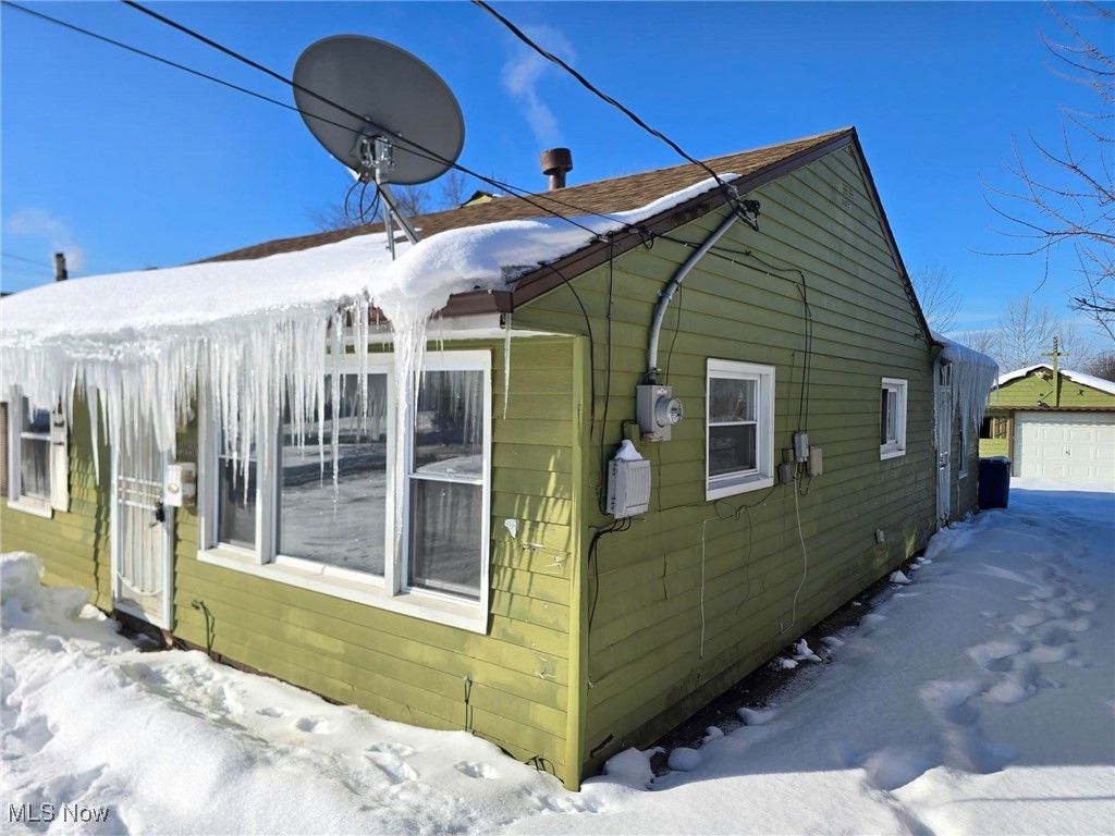 Photo of 4640 E 173rd Street, Cleveland, OH 44128 (MLS # 5185302)