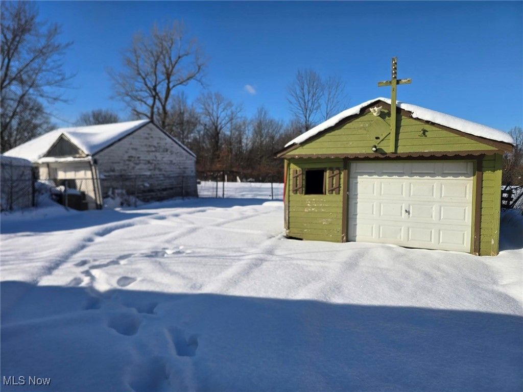 Photo of 4640 E 173rd Street, Cleveland, OH 44128 (MLS # 5185302)