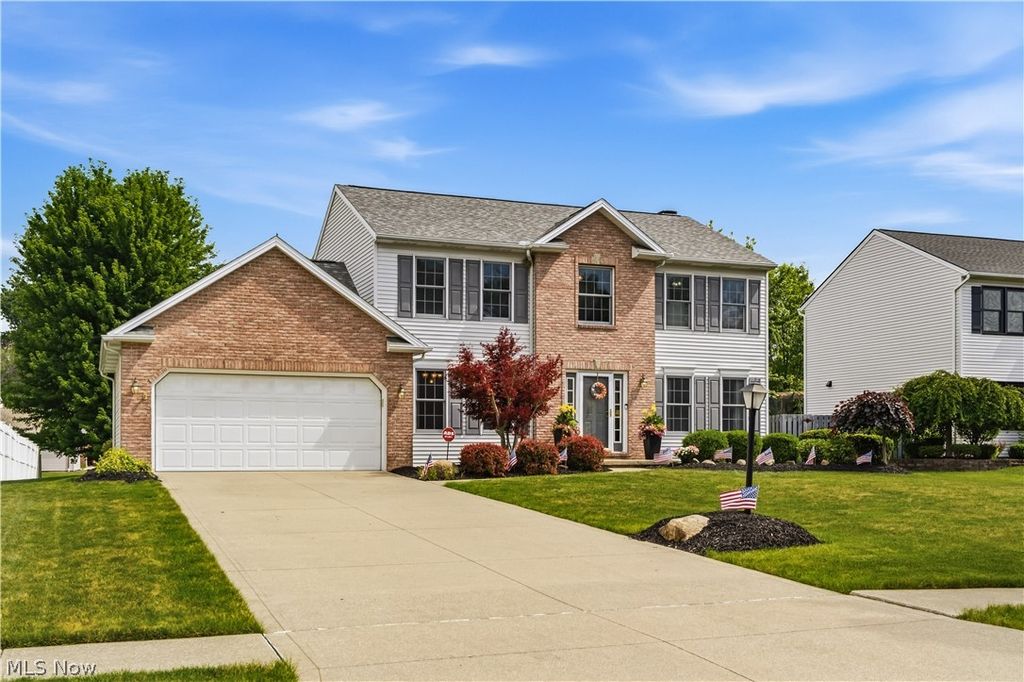 Photo of 13756 Cartwright PKWY, Strongsville, OH 44136 (MLS # 5225170)