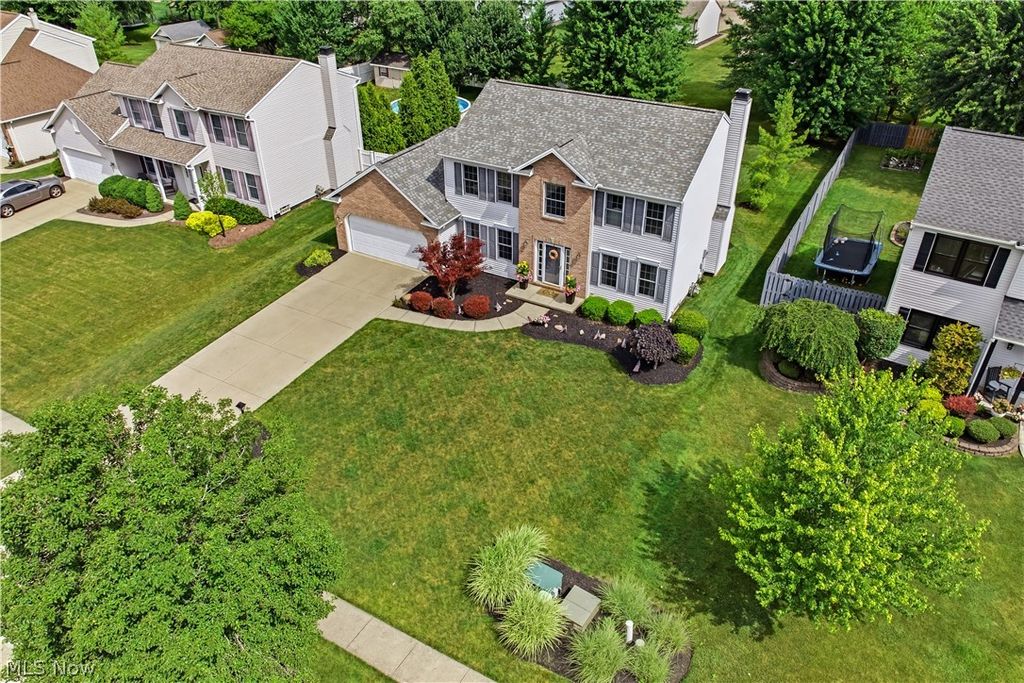 Photo of 13756 Cartwright PKWY, Strongsville, OH 44136 (MLS # 5225170)