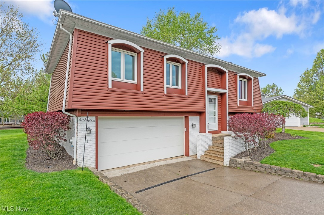 3628 Nautilus Trail, Aurora, Ohio image 2