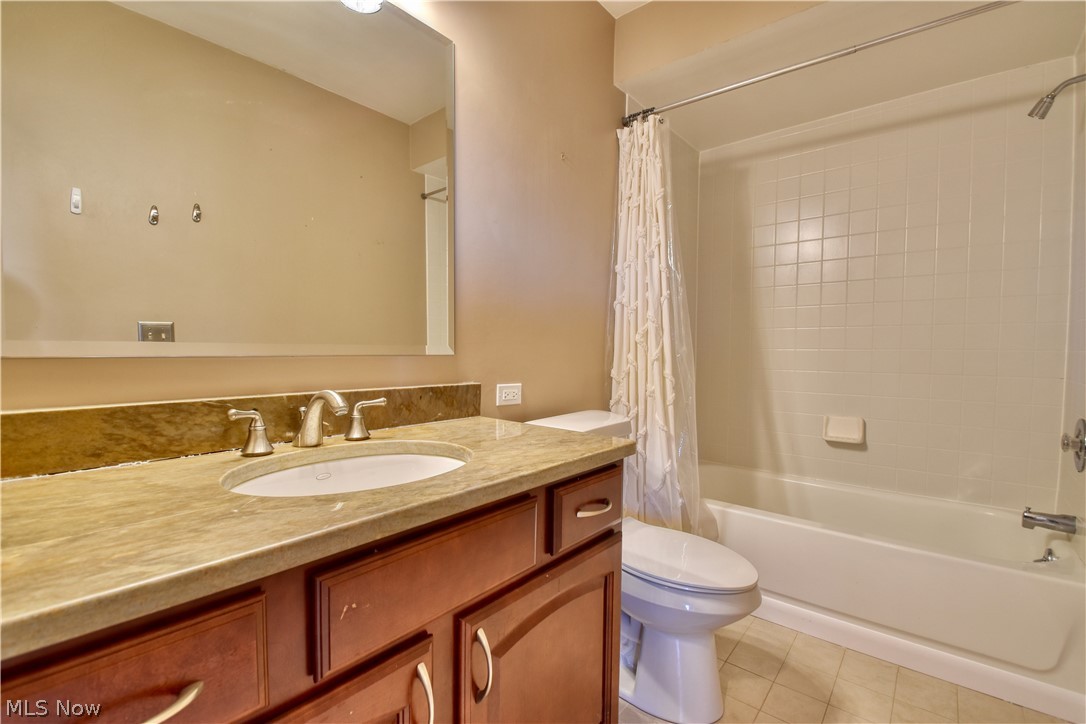 Woodhawk Condo - Residential